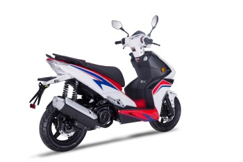 STRIKER 125 ccm  EFI - weiss -